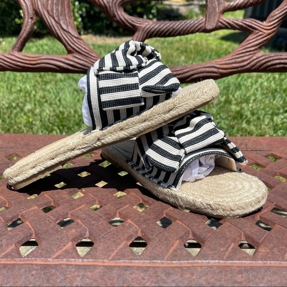 💋NWT NEIMAN Marcus Braided Just Slip On Stripe Bow Sandals - Picture 13 of 14